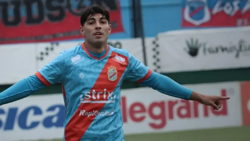 Arsenal volvió a la cima de la Primera B con un sólido triunfo por 2-0 sobre UAI Urquiza