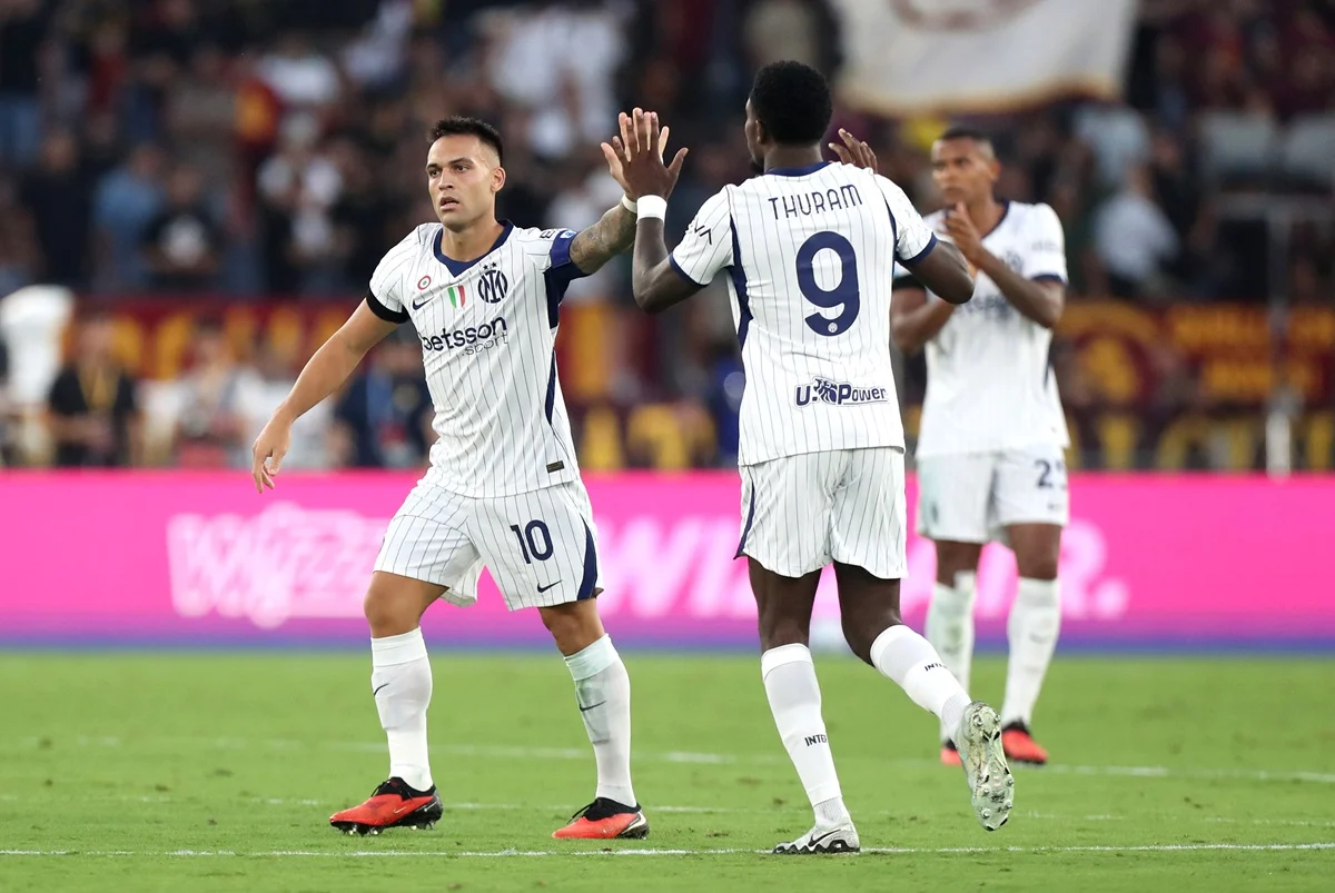 Lautaro Martínez lideró la remontada de Inter en el Olímpico de Roma: 2-2 y ambos líderes
