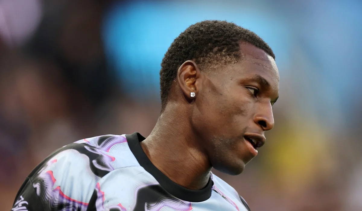 Nico Jackson marcó por primera vez con Aston Villa tras un error de Sommer