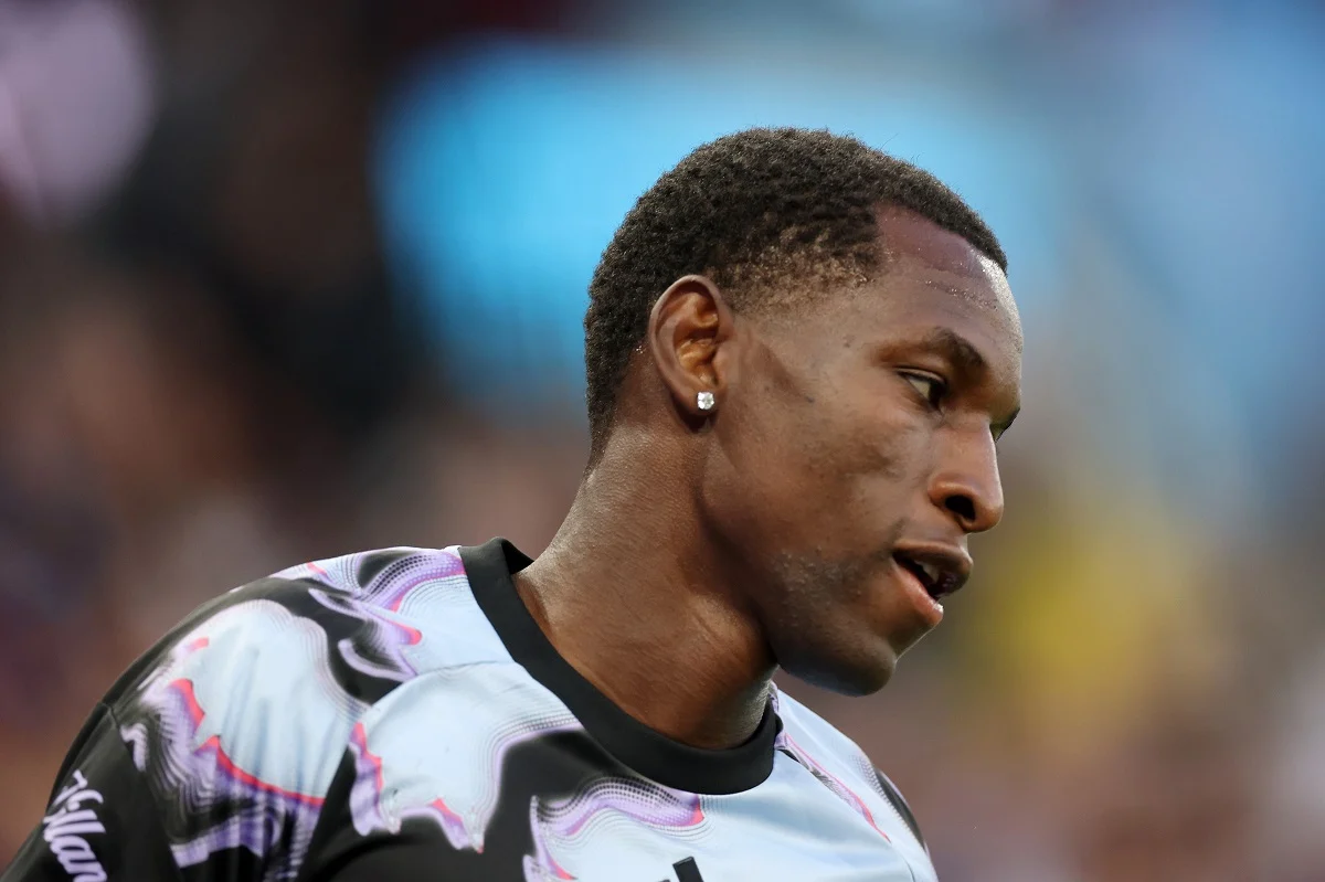Nico Jackson marcó por primera vez con Aston Villa tras un error de Sommer