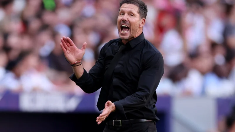 Diego Simeone apuntó contra Mourinho: «Tenemos que saber respetar a los árbitros»