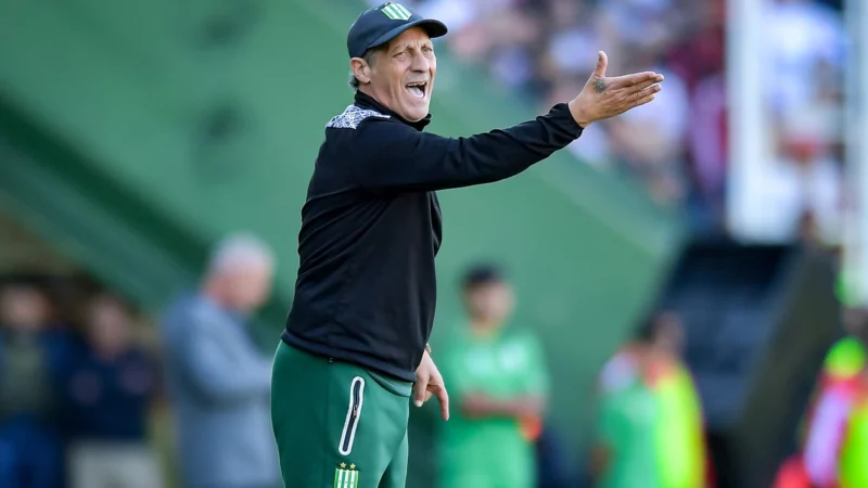 Matías Mariotto confirmó que Pedro Troglio seguirá en Banfield