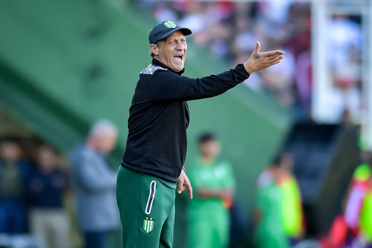Matías Mariotto confirmó que Pedro Troglio seguirá en Banfield