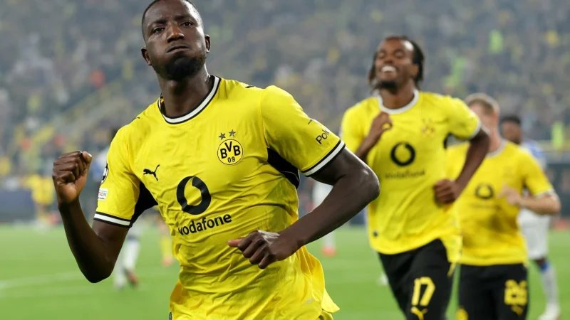 Borussia Dortmund amargó el debut de Villarreal en Champions League con agónico doblete de Guirassy