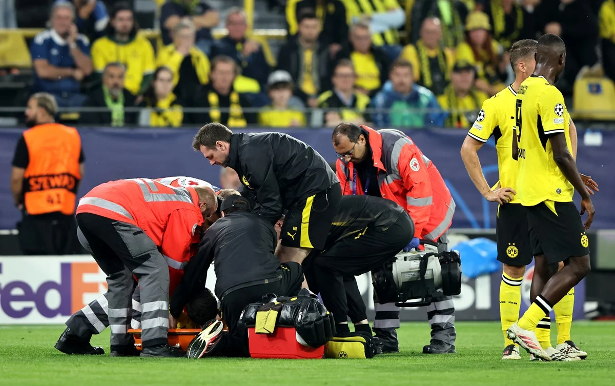 Konstantinos Karetsas salió lesionado en Borussia Dortmund y encendió alarmas