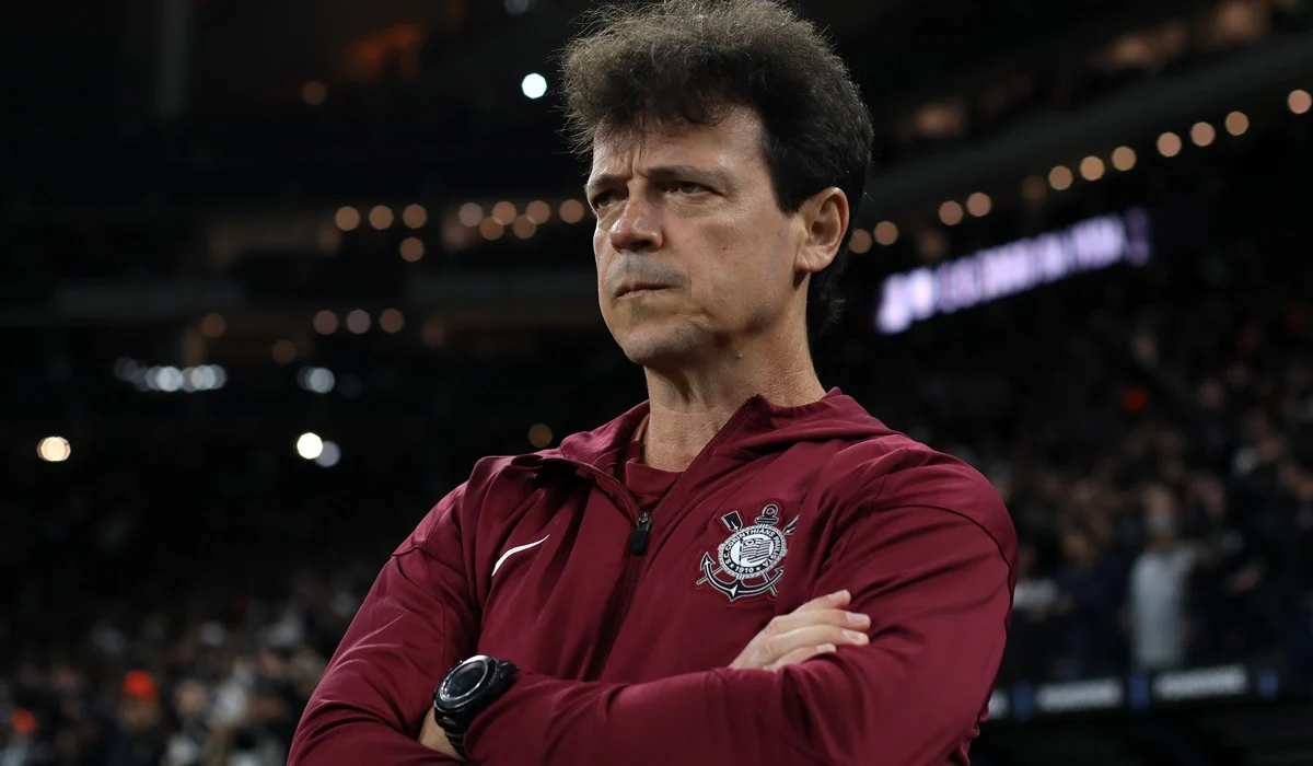 Fernando Diniz y su fuerte frase tras la eliminación ante Estudiantes: «El Corinthians tiene 116 años y solo una Libertadores conquistada»