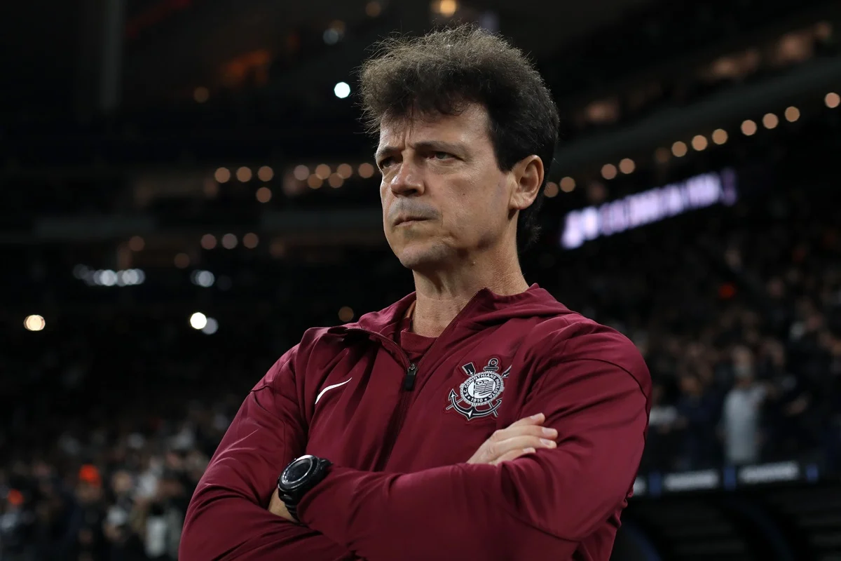 Fernando Diniz y su fuerte frase tras la eliminación ante Estudiantes: «El Corinthians tiene 116 años y solo una Libertadores conquistada»