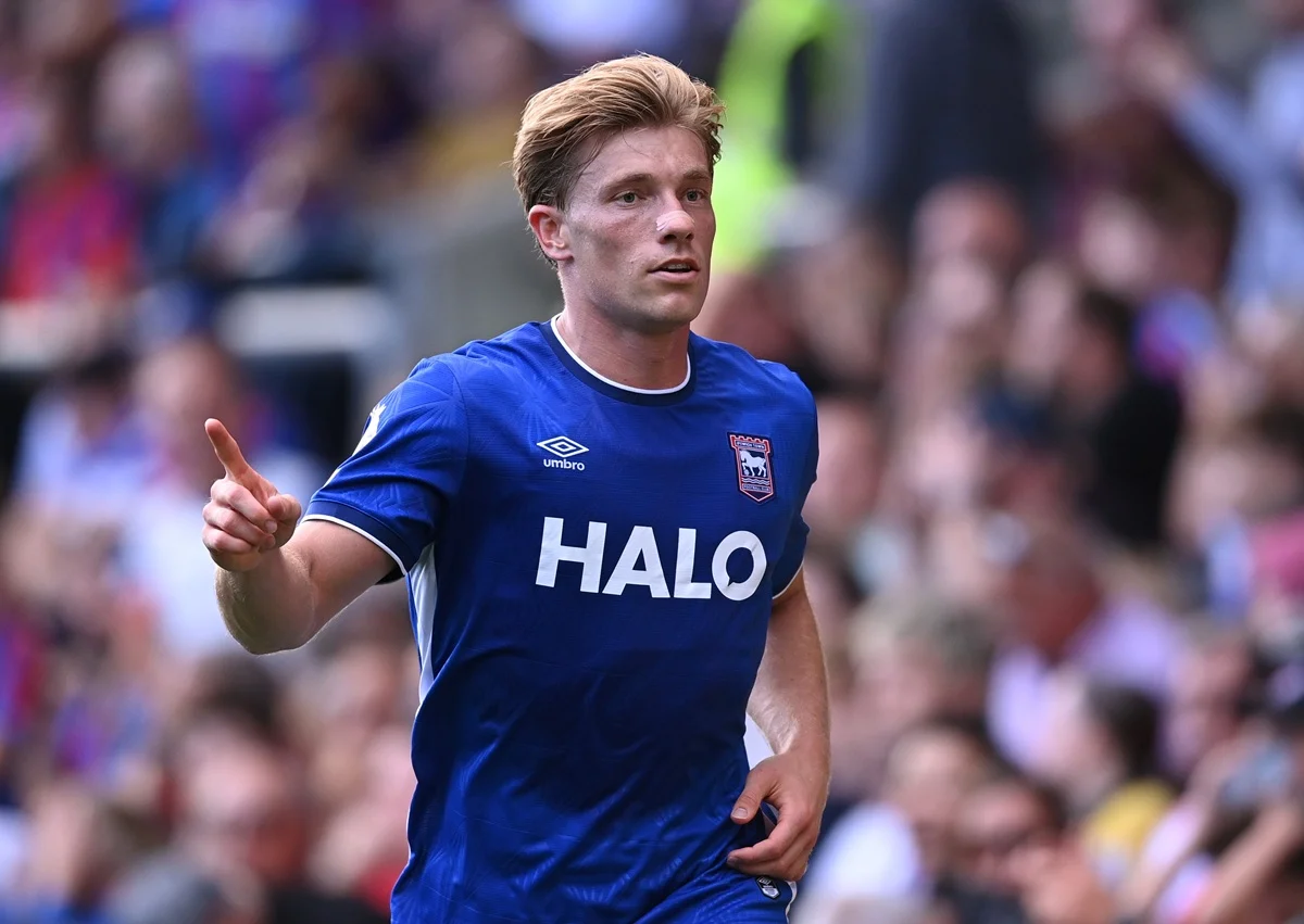 Ipswich Town volvió al triunfo con espectacular 3-2 sobre Crystal Palace