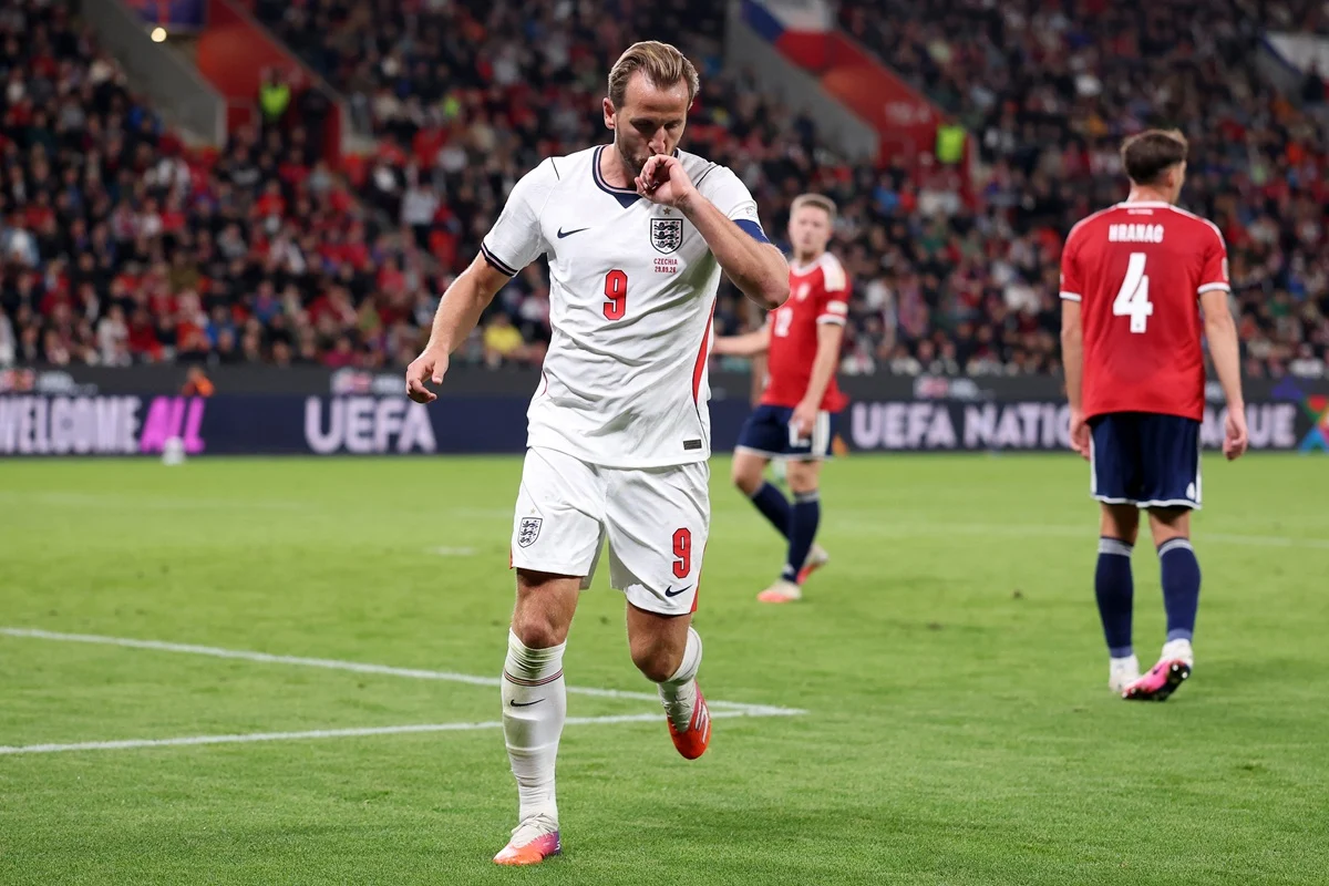 Harry Kane y Anthony Gordon sentenciaron la primera victoria de Inglaterra en Nations League