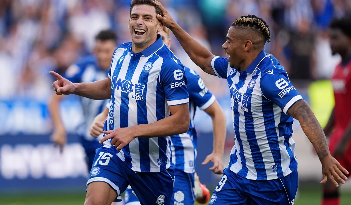 Alavés goleó a Osasuna con triplete de Lucas Boyé y es escolta