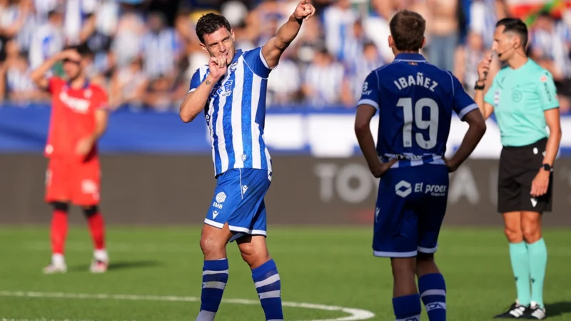 Lucas Boyé abrió la cuenta para Alavés ante Osasuna