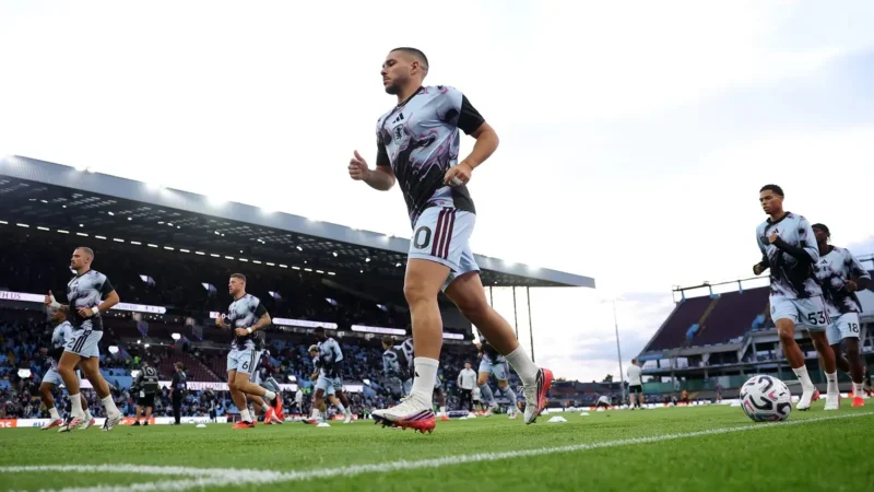 Emiliano Buendía, titular en Aston Villa en busca de su primer triunfo en la Premier League