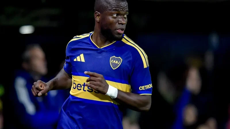 Enner Valencia volvió a gritar en Boca y anotó su segundo gol en el Xeneize ante Racig