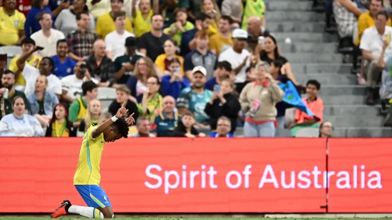 Bruno Guimarães arruinó el gol de Estêvão con una acción infantil y el VAR lo anuló en Brasil – Australia