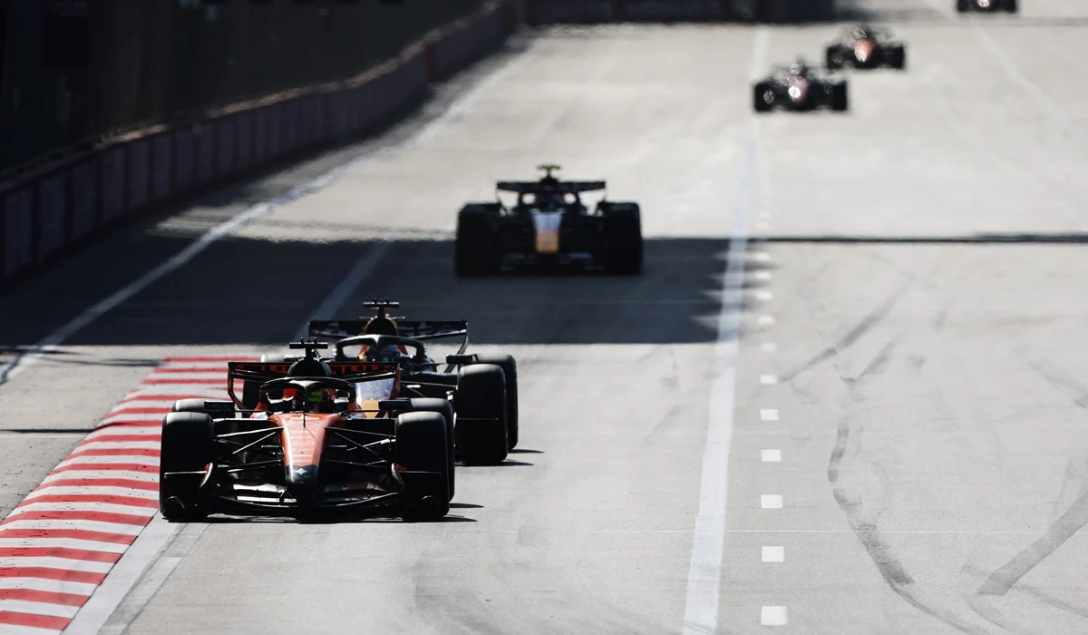Antonelli y Verstappen son protagonistas en las primeras vueltas de Bakú