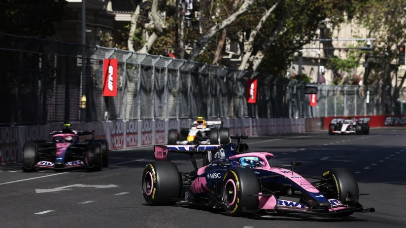 Colapinto y Gasly chocaron entre sí y abandonaron en Baku