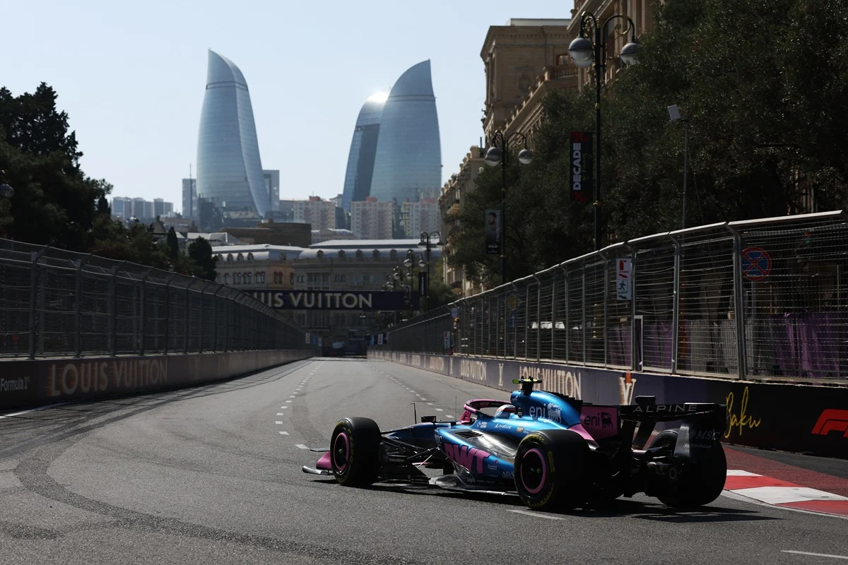 Franco Colapinto finalizó 11° en el jueves del GP de Azerbaiyán de Fórmula 1: Mercedes impone condiciones en Bakú