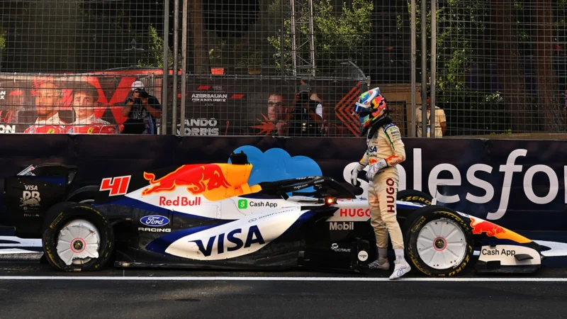 Choque de Lindblad y bandera roja en la PL2 del Gran Premio de Azerbaiyán de Fórmula 1