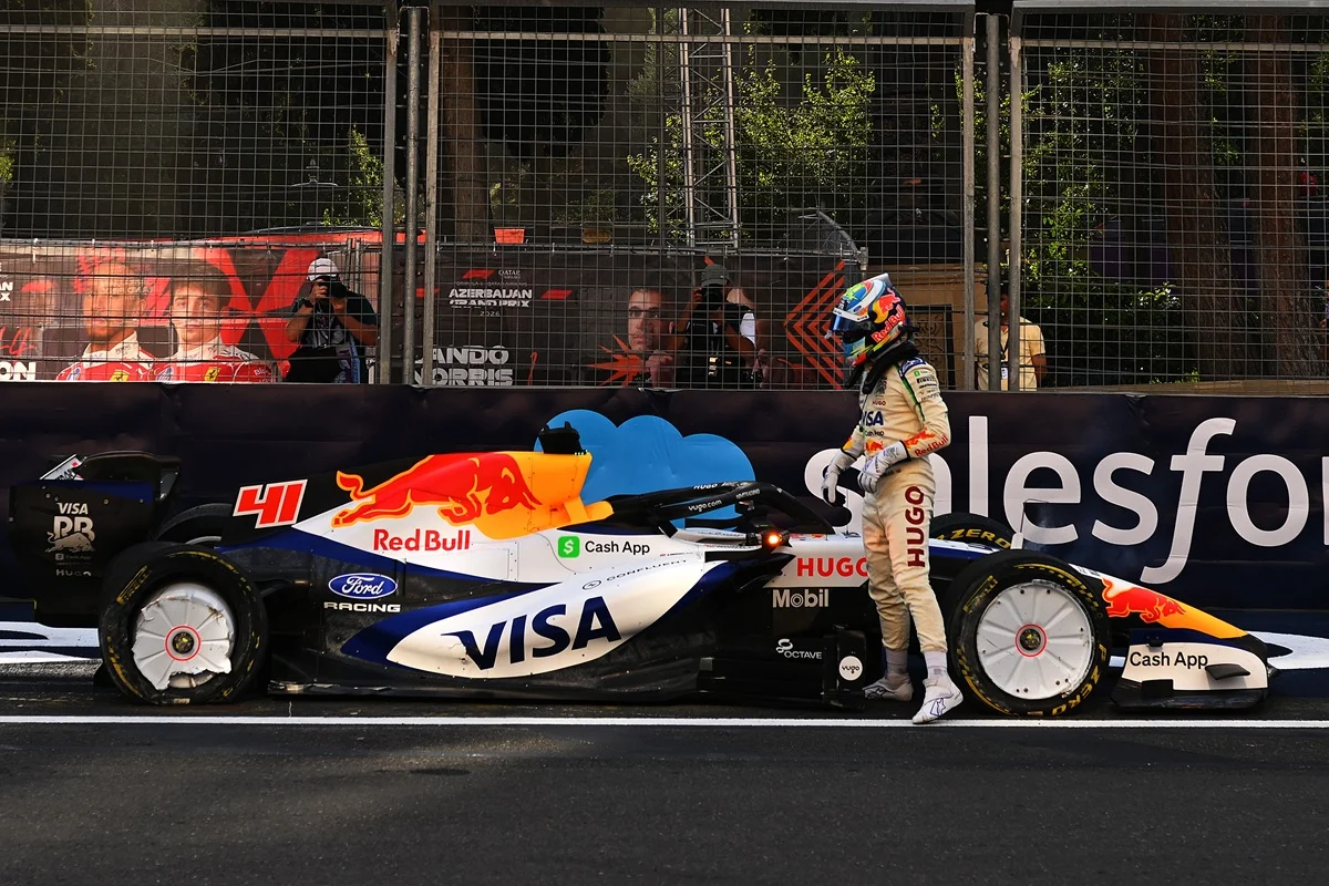 Choque de Lindblad y bandera roja en la PL2 del Gran Premio de Azerbaiyán de Fórmula 1