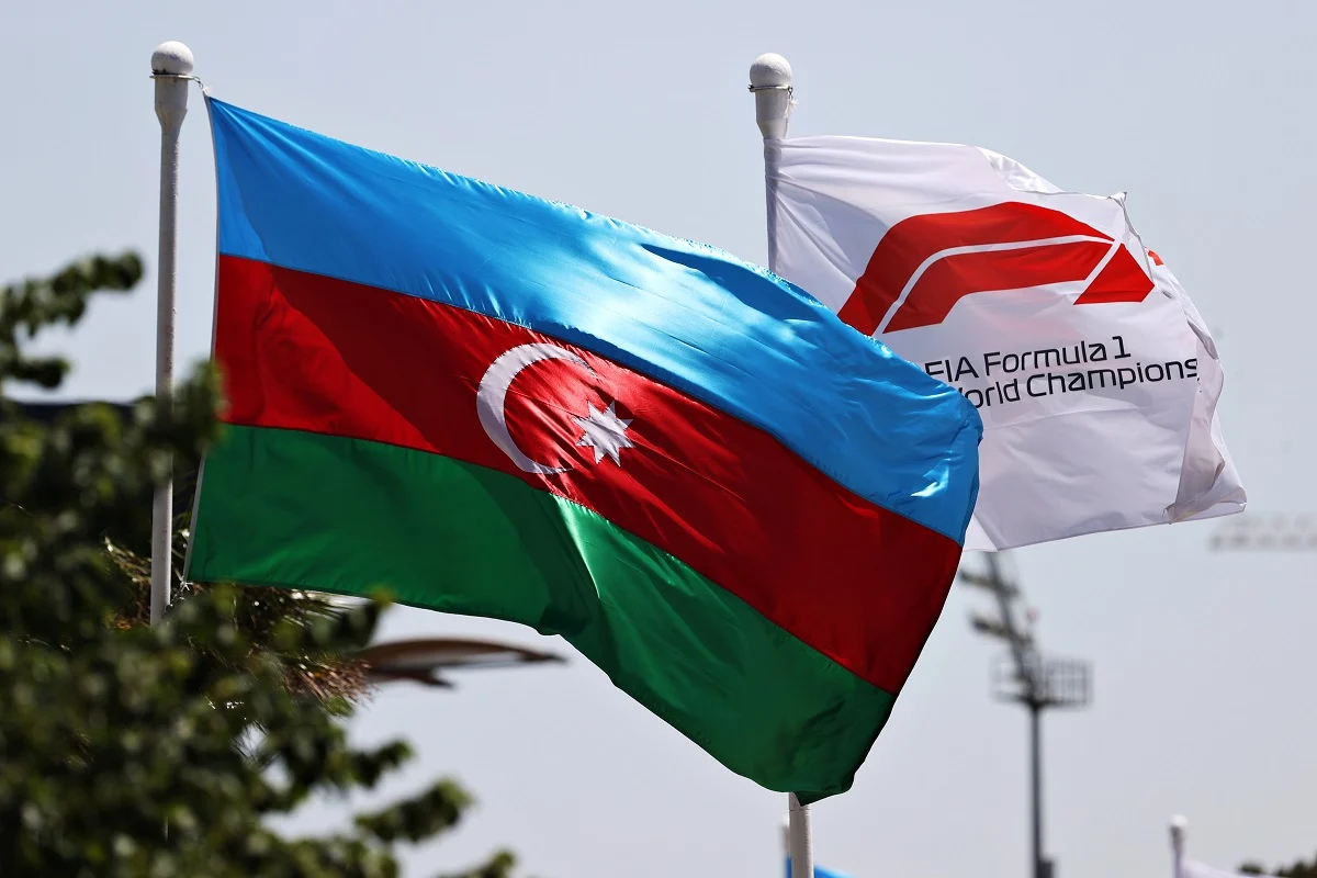 Fórmula 1 en Bakú: ¿Por qué el Gran Premio de Azerbaiyán no se corre el domingo?
