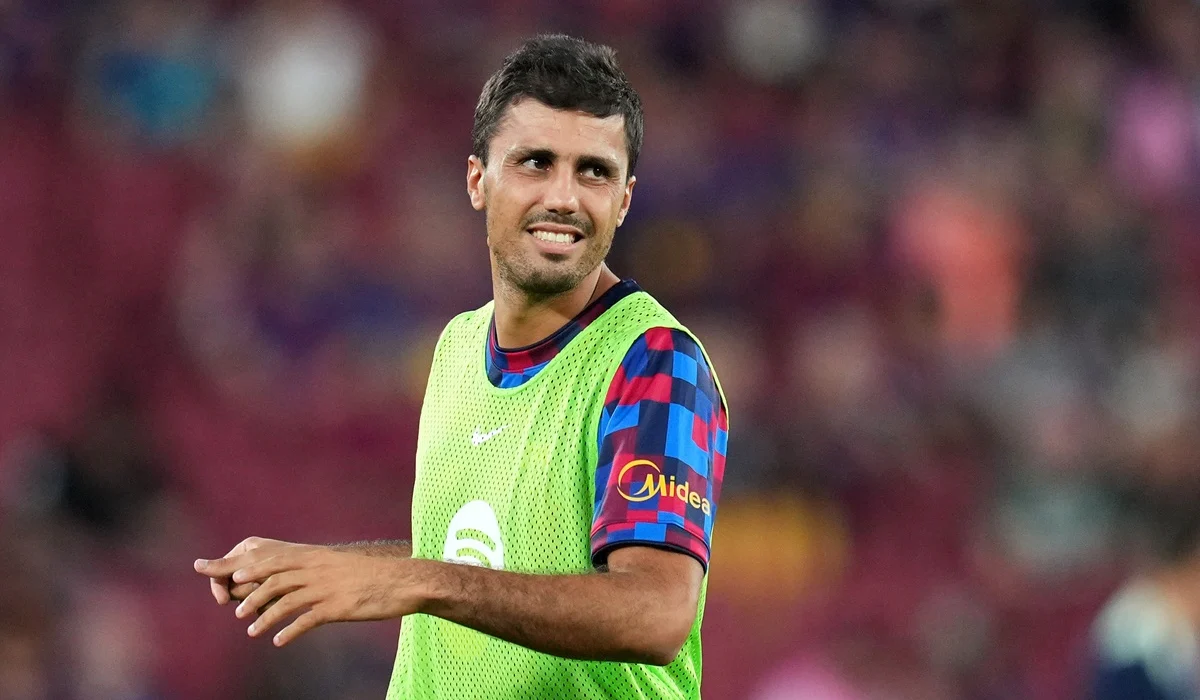 Con Rodri titular y Gabriel Jesús de suplente, así forma Barcelona para buscar el liderazgo en Valencia