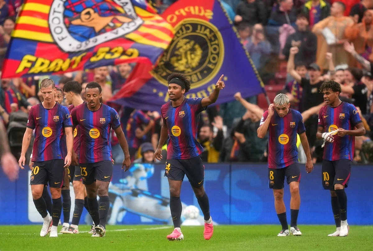 Karim Adeyemi marcó un golazo para Barcelona ante Feyenoord