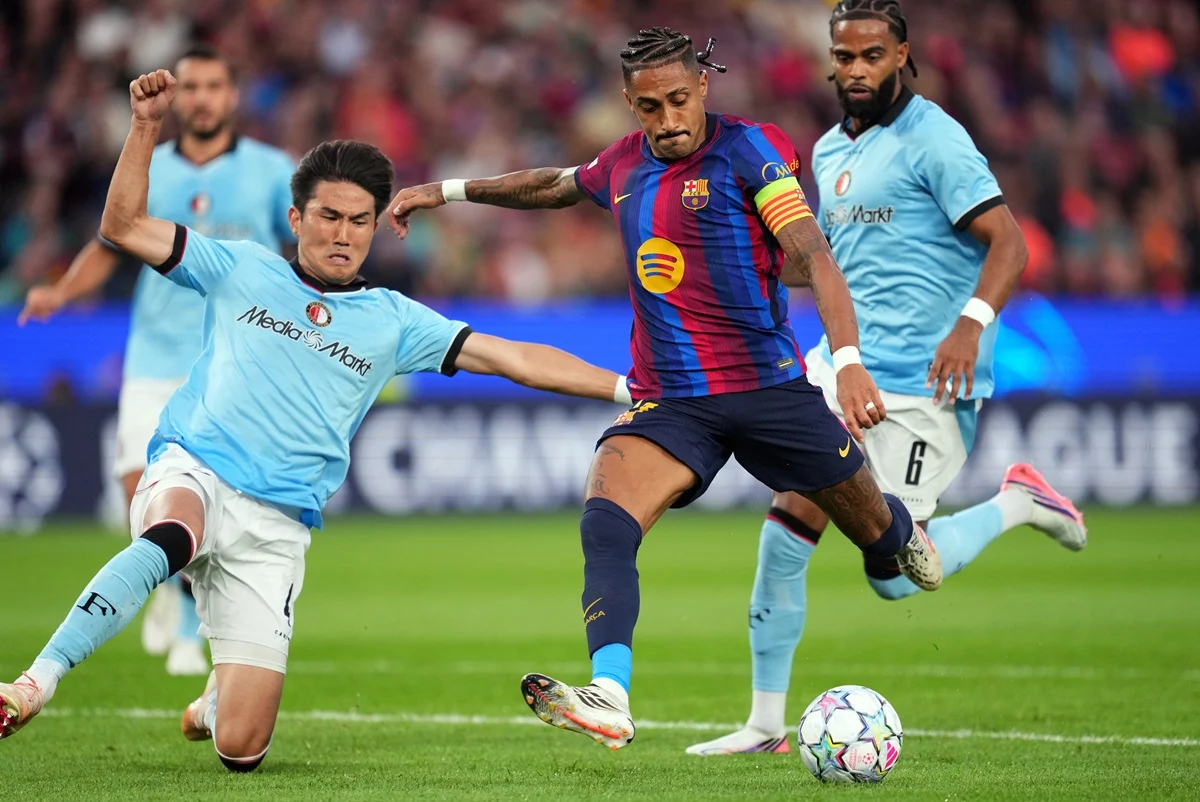 Raphinha llegó a los 21 goles en Champions League e igualó a Lukaku