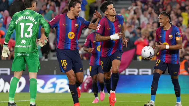 Joao Cancelo metió dos golazos para Barcelona ante Racing de Santander