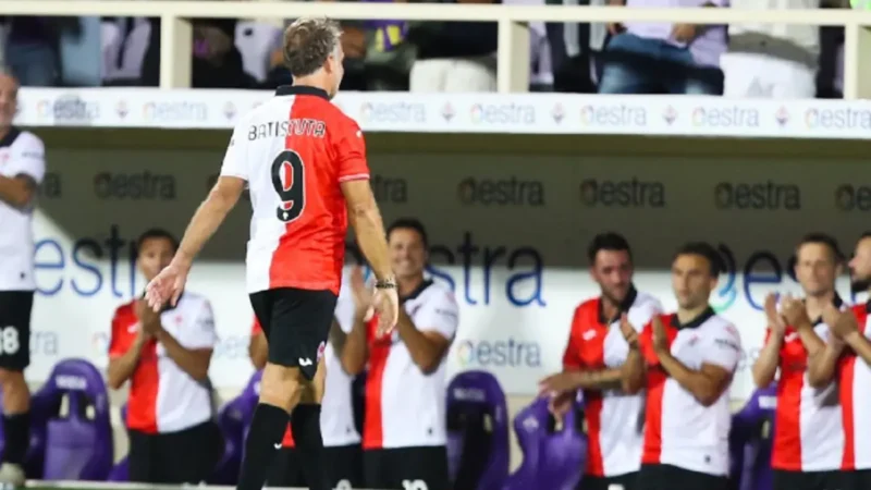 Gabriel Batistuta volvió a vestir la camiseta de Fiorentina y marcó un gol en la fiesta del centenario del club