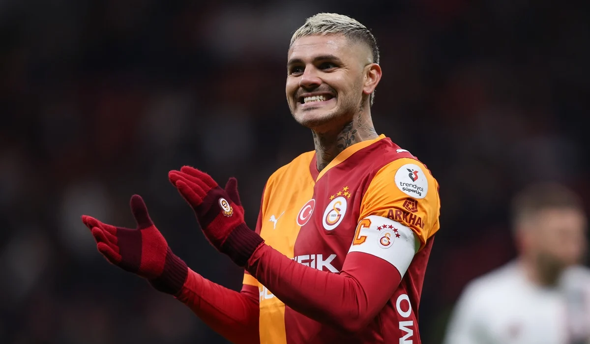 Mauro Icardi fue denunciado por manejar con licencia vencida en Argentina