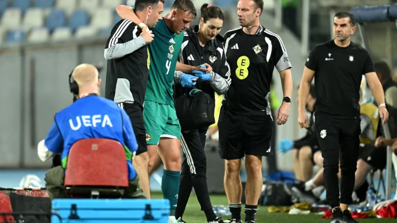 Daniel Ballard salió lesionado en Irlanda del Norte y alarmó al Sunderland