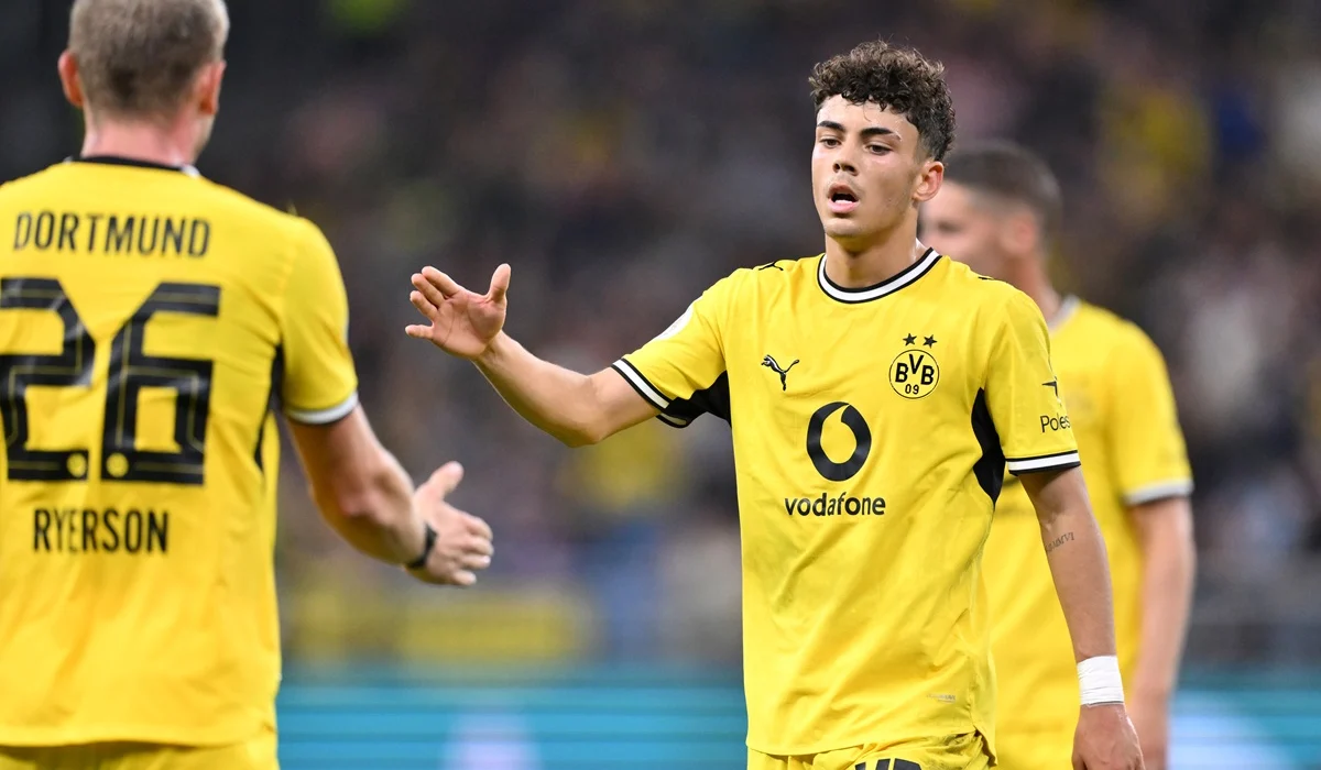 Samuele Inácio cambió la roja por un doblete en DFB Pokal