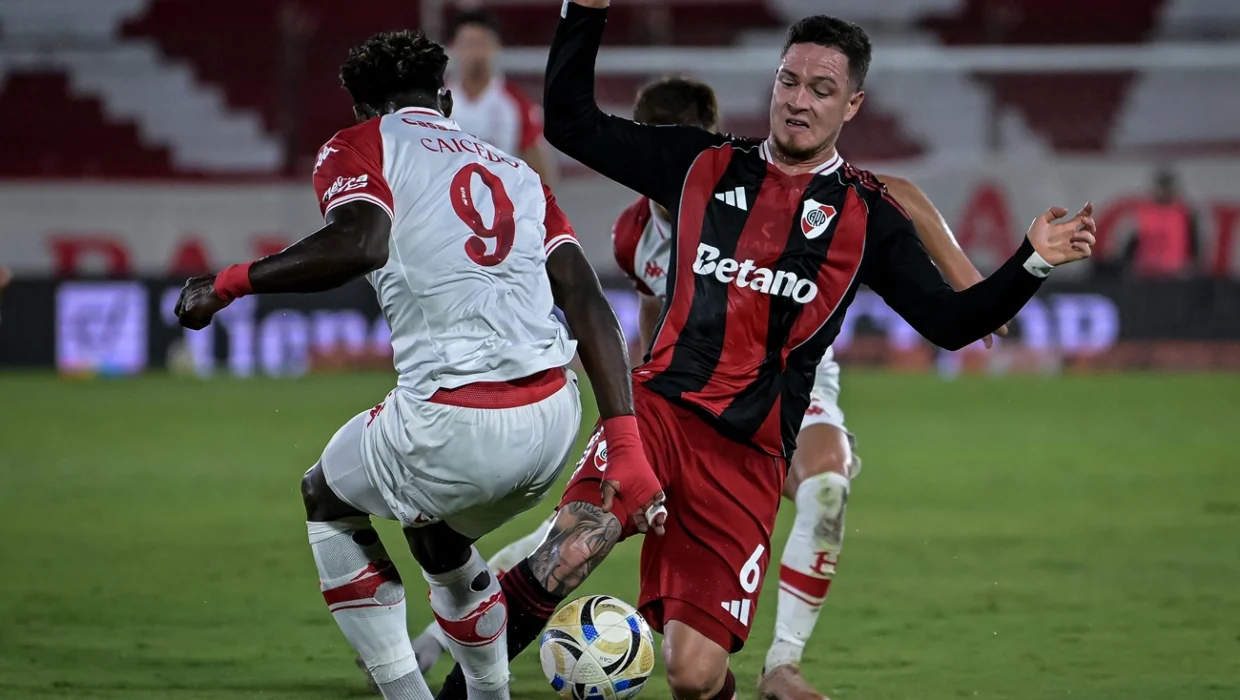Súper sábado de Clausura 2026 con River vs Huracán y Clásico en Córdoba: partidos, horarios y TV