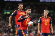 España estrenó el título del Mundial con un gran triunfo ante Inglaterra en un partidazo