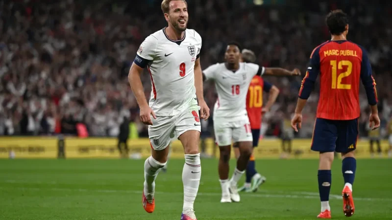 Inglaterra se lo dio vuelta a España en cuatro minutos con goles de Anthony Gordon y Harry Kane