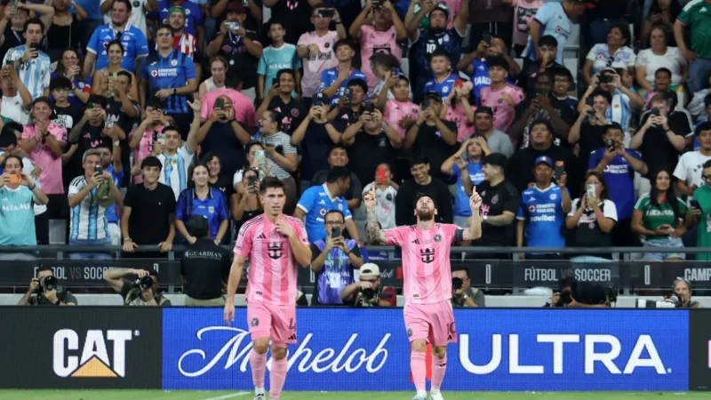 Lionel Messi festejó su gol 100 en el Inter Miami para abrir la Campeones Cup ante Cruz Azul