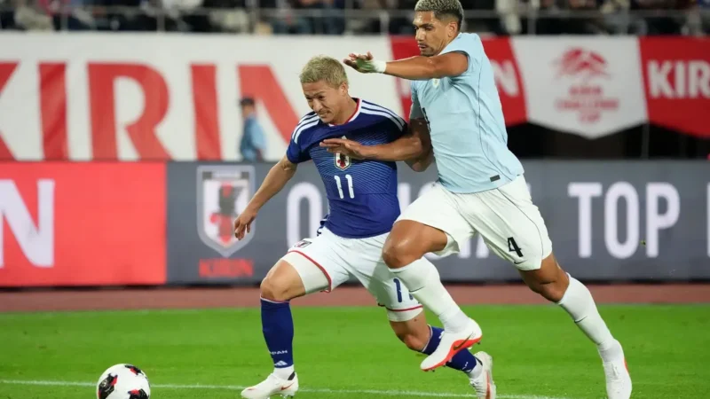 Uruguay perdió ante Japón en la agonía en el debut de Diego Forlán