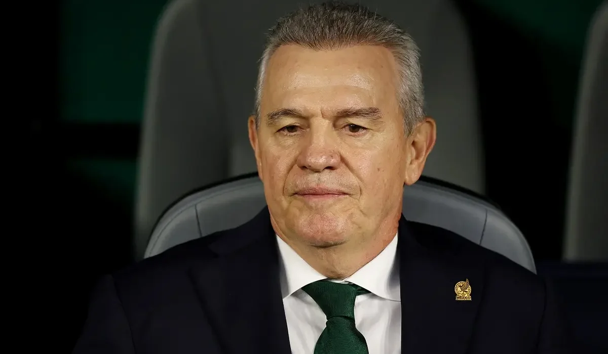 Javier Aguirre, presentado como nuevo entrenador del Valencia: «No le podía decir que no»