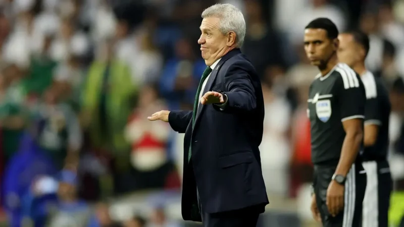 Javier Aguirre ya es oficialmente entrenador del Valencia: ¿cuál es la difícil condición de renovación?
