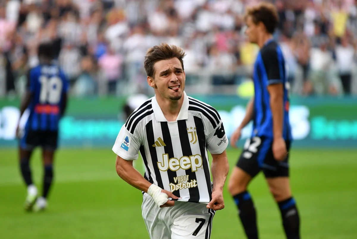 Juventus derrotó a Atalanta para arrimarse a la parte de arriba