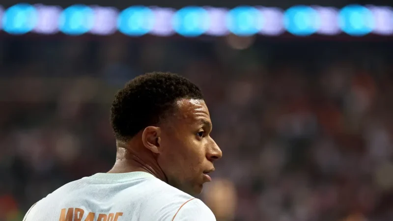 Se conoció la lesión de Kylian Mbappé: ¿cuánto tiempo será baja en Real Madrid?