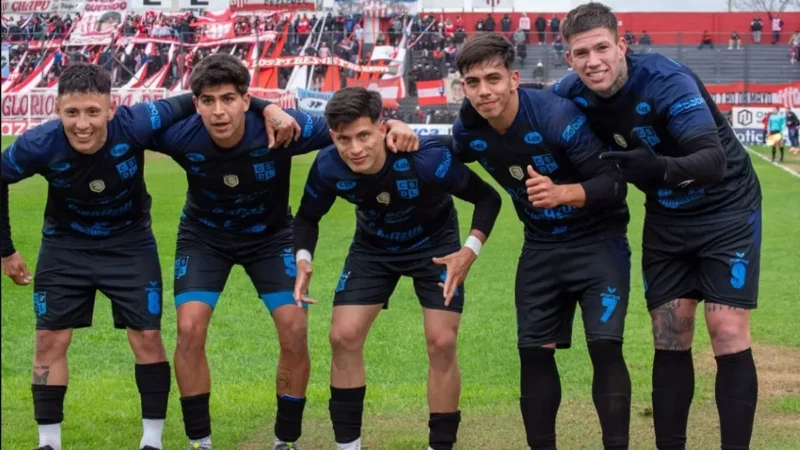Increíble blooper de Talleres en Escalada: error en salida y gol de Thiago Coria para Liniers