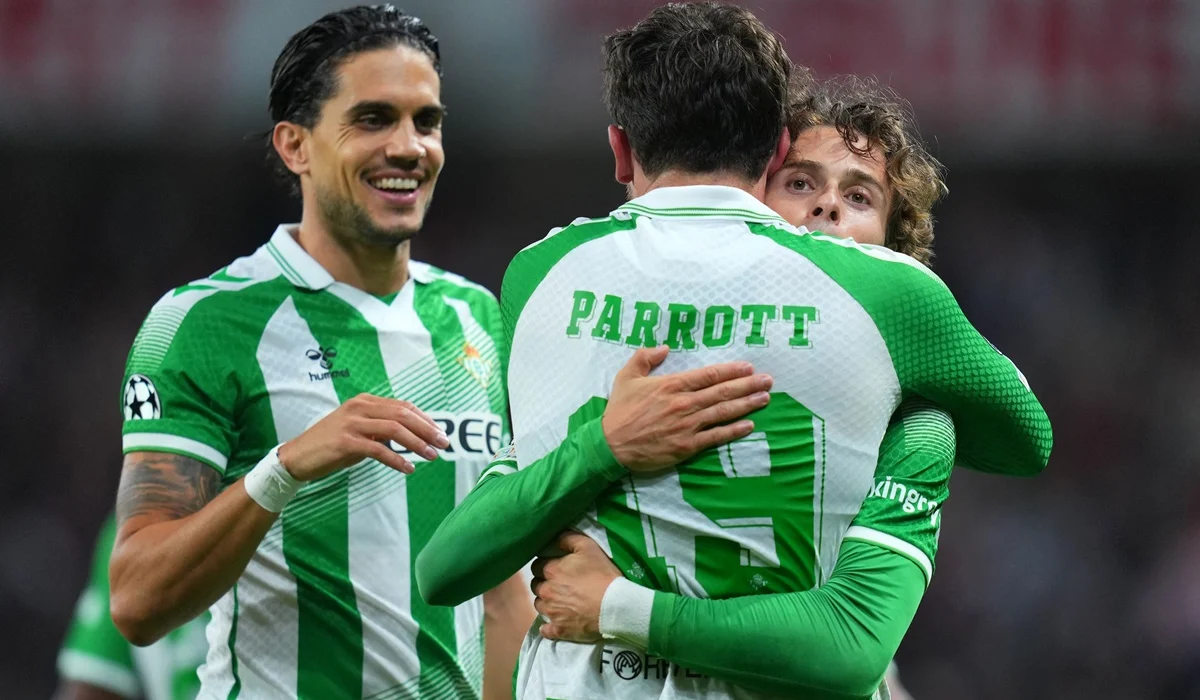 Troy Parrott, el verdugo de Real Madrid, anotó para Betis en Champions League