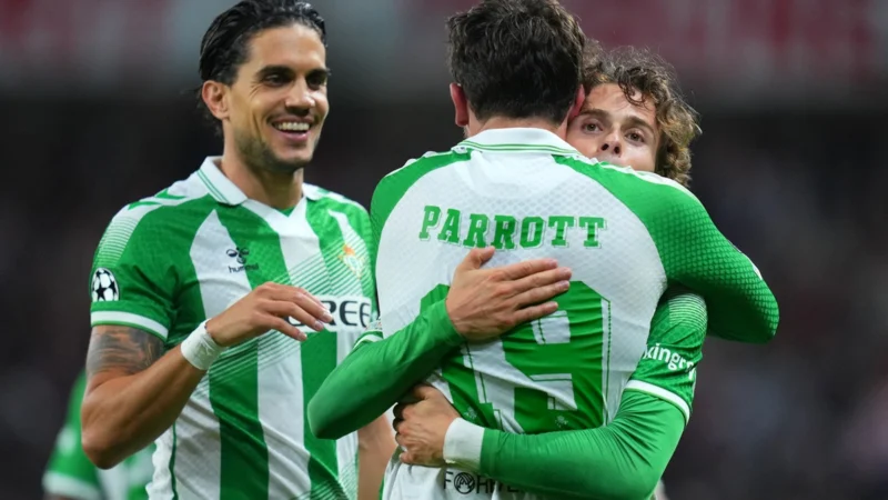 Troy Parrott, el verdugo de Real Madrid, anotó para Betis en Champions League
