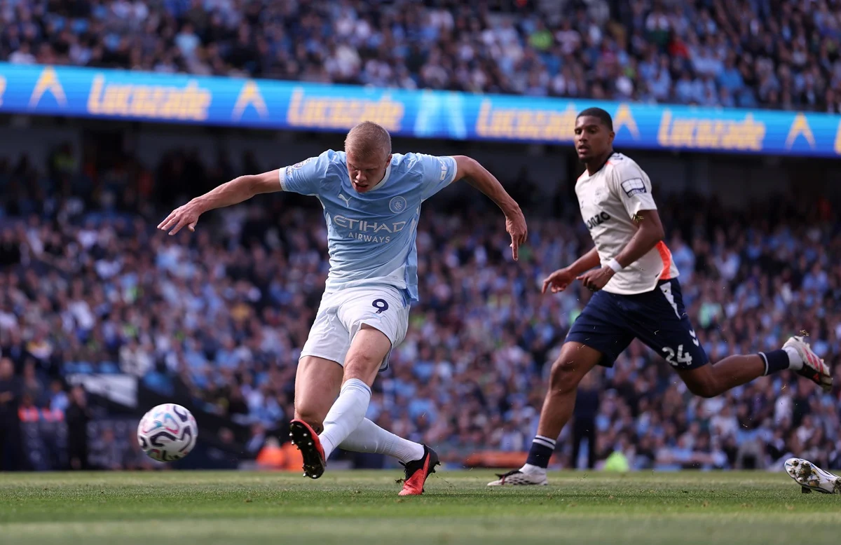 Manchester City venció con lo justo a Coventry en el debut de Enzo Fernández
