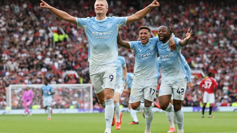 Haaland sacudió el clásico de Manchester con un polémico gol en Old Trafford