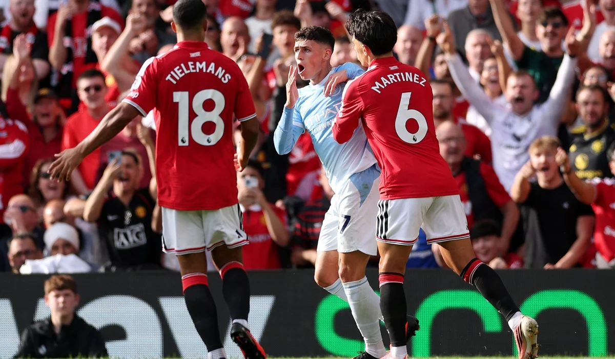 Foden le pateó los genitales a Bruno Fernandes y se fue expulsado