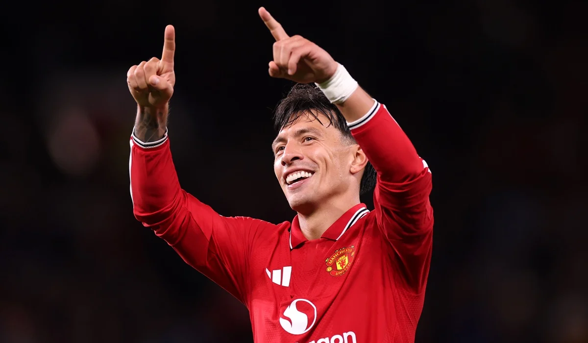 Lisandro Martínez convirtió con Manchester United el primer gol de su carrera en Champions League