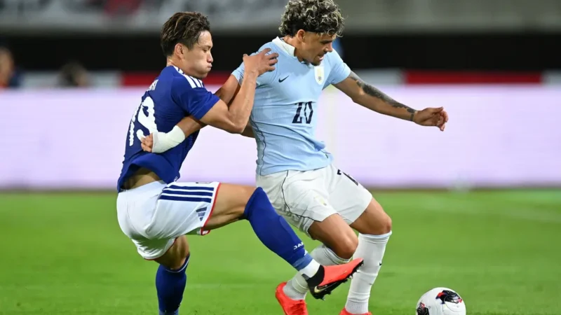 Maxi Araújo marcó el primer gol de Uruguay en el ciclo de Diego Forlán