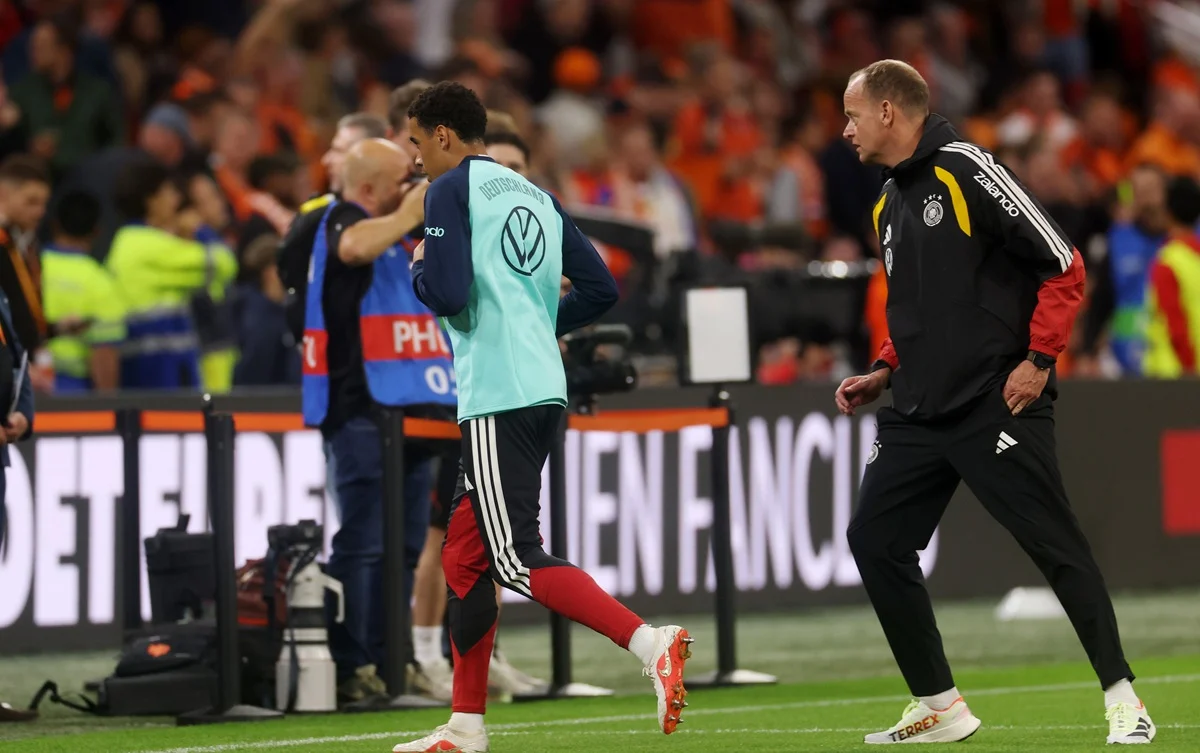 Jamal Musiala se lesionó en pleno calentamiento previo y quedó afuera del Países Bajos vs Alemania